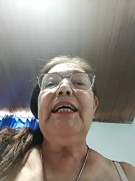 Vicky Rosse online show from December 1, 2025, 4:41 pm