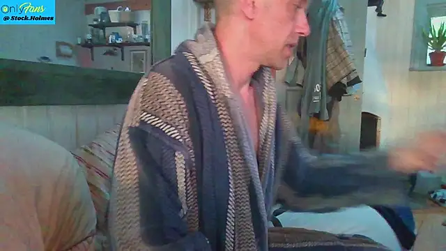 Snapshot of Stock-Holmes chatting on June 17, 2026, 2:11 am Stock-Holmes online show from June 17, 2026, 2:11 am