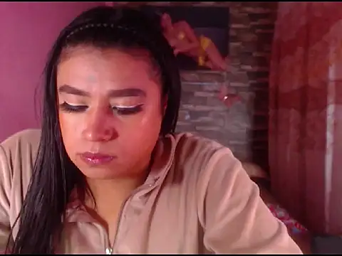 katrinawillff online show from November 5, 2025, 5:21 am