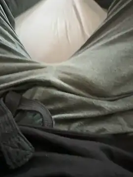 Snapshot of j1991j chatting on April 8, 2026, 10:50 am j1991j online show from April 8, 2026, 10:50 am