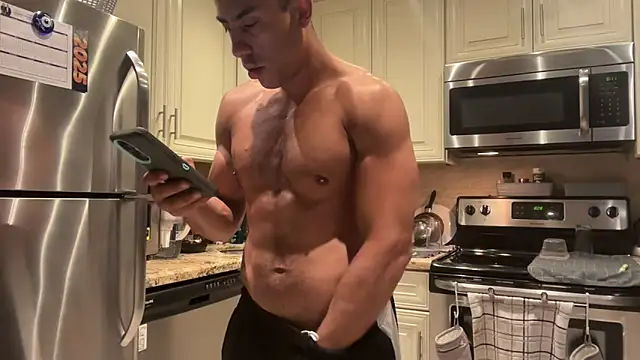 Snapshot of BigGuyMuscle chatting on March 7, 2025, 1:31 am BigGuyMuscle online show from March 7, 2025, 1:31 am