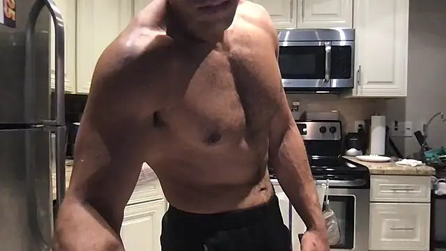 Snapshot of BigGuyMuscle chatting on March 21, 2025, 10:17 pm BigGuyMuscle online show from March 21, 2025, 10:17 pm