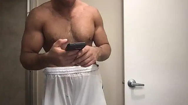 BigGuyMuscle online show from May 14, 2026, 10:40 pm