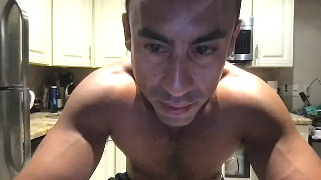 Snapshot of BigGuyMuscle chatting on March 21, 2025, 5:21 am BigGuyMuscle online show from March 21, 2025, 5:21 am