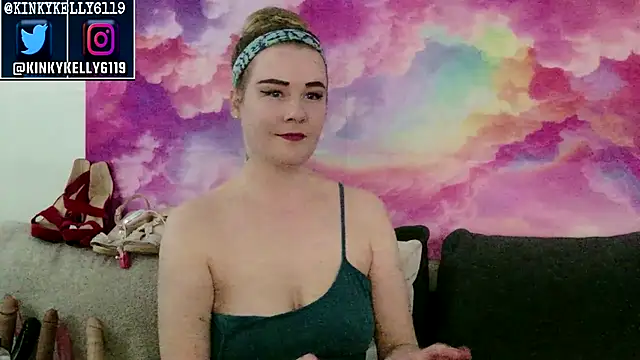 Snapshot of Kellylynn69 chatting on October 15, 2025, 11:24 pm Kellylynn69 online show from October 15, 2025, 11:24 pm