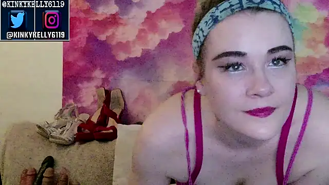 Snapshot of Kellylynn69 chatting on November 25, 2025, 2:23 am Kellylynn69 online show from November 25, 2025, 2:23 am