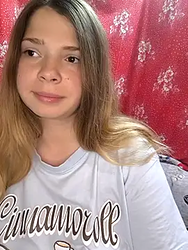 Snapshot of Zuli_Kiska chatting on June 22, 2026, 10:56 am Zuli Kiska online show from June 22, 2026, 10:56 am
