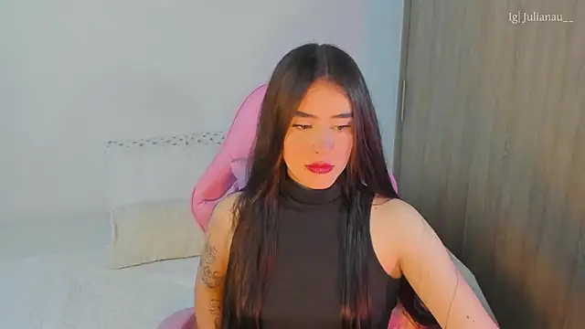 Snapshot of iriswest_ chatting on March 14, 2025, 11:43 pm iriswest  online show from March 14, 2025, 11:43 pm