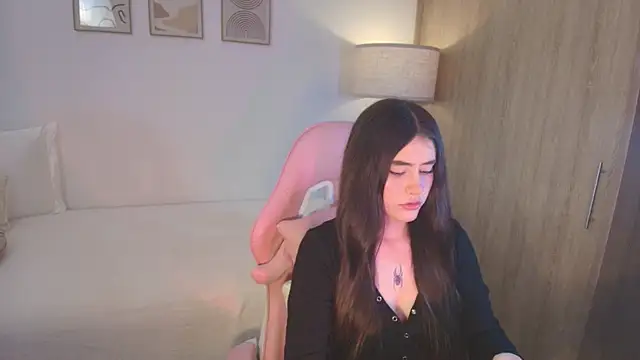 Snapshot of iriswest_ chatting on October 3, 2025, 12:25 am iriswest  online show from October 3, 2025, 12:25 am