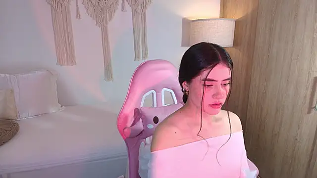 iriswest  online show from December 21, 2025, 12:57 am