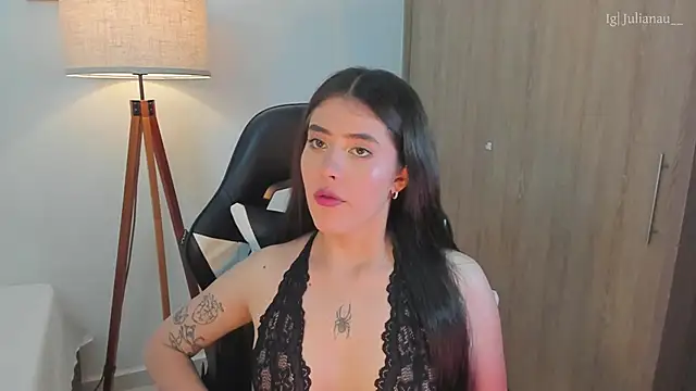 Snapshot of iriswest_ chatting on February 15, 2025, 11:47 pm iriswest  online show from February 15, 2025, 11:47 pm