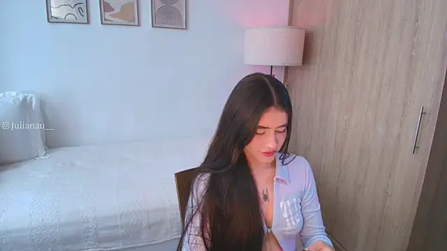 Snapshot of iriswest_ chatting on October 19, 2025, 7:38 pm iriswest  online show from October 19, 2025, 7:38 pm