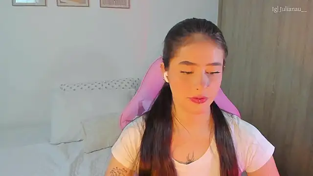 Snapshot of iriswest_ chatting on March 14, 2025, 2:20 am iriswest  online show from March 14, 2025, 2:20 am