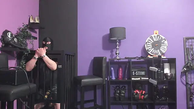 Snapshot of beauty-of-pain chatting on March 2, 2025, 12:47 pm beauty-of-pain online show from March 2, 2025, 12:47 pm