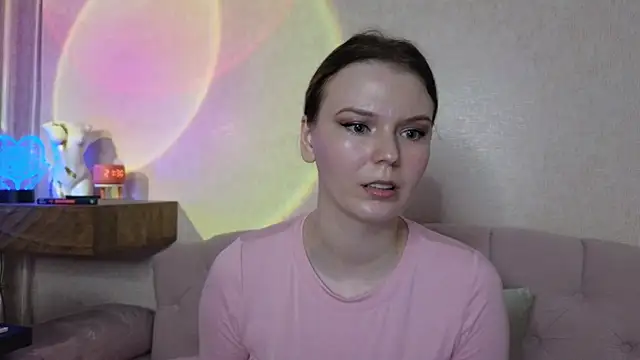 Snapshot of Vivian_Davis chatting on May 4, 2026, 6:33 pm Vivian Davis online show from May 4, 2026, 6:33 pm