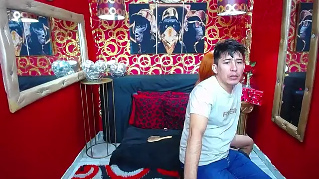 Snapshot of shannentrans chatting on January 22, 2025, 1:11 pm shannentrans online show from January 22, 2025, 1:11 pm