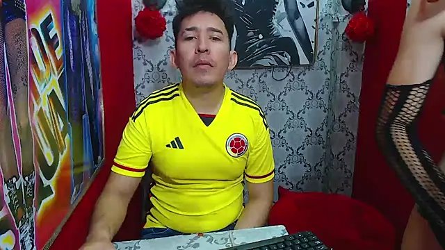 Snapshot of shannentrans chatting on February 4, 2025, 3:15 pm shannentrans online show from February 4, 2025, 3:15 pm