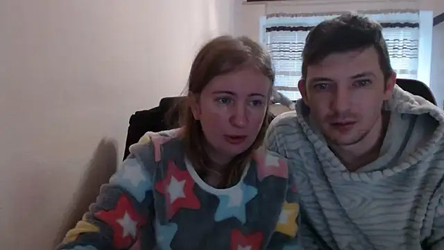 PeterAndJen online show from November 23, 2025, 7:18 am