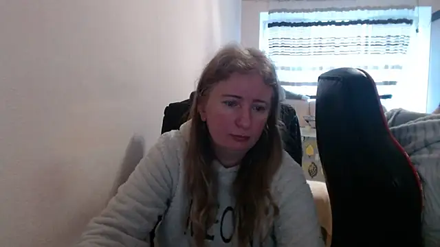 PeterAndJen online show from February 19, 2026, 6:27 pm