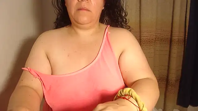 agathamiller01 online show from February 1, 2026, 10:57 am