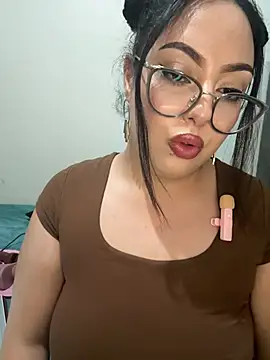 MileyGia online show from July 19, 2026, 11:01 pm