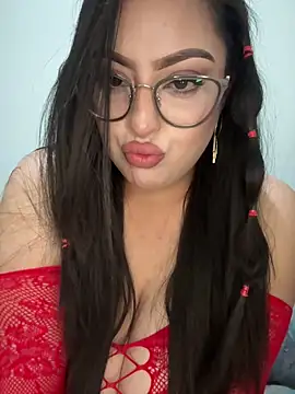 MileyGia online show from April 7, 2026, 2:57 am