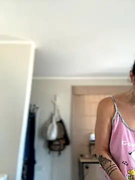 Snapshot of misslulipop chatting on November 9, 2025, 2:43 pm misslulipop online show from November 9, 2025, 2:43 pm