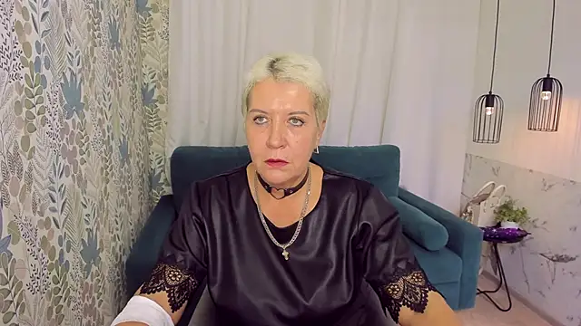 Snapshot of KathySunn chatting on October 24, 2025, 10:03 am KathySunn online show from October 24, 2025, 10:03 am