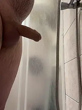 Snapshot of Leonid123321 chatting on February 14, 2026, 2:39 pm Leonid123321 online show from February 14, 2026, 2:39 pm