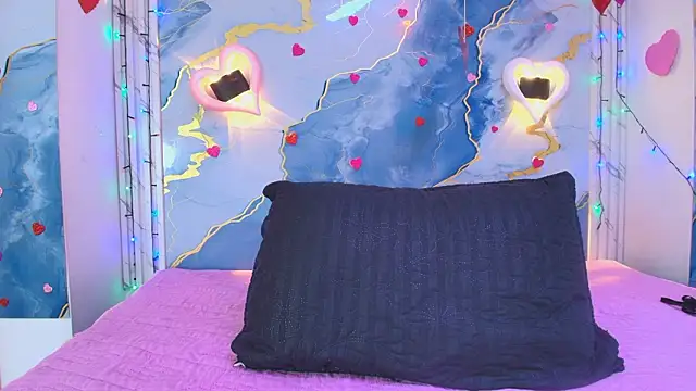 Snapshot of lorrayne_ chatting on February 19, 2026, 12:13 pm lorrayne online show from February 19, 2026, 12:13 pm