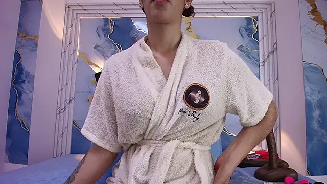 lorrayne  online show from September 23, 2025, 12:12 pm