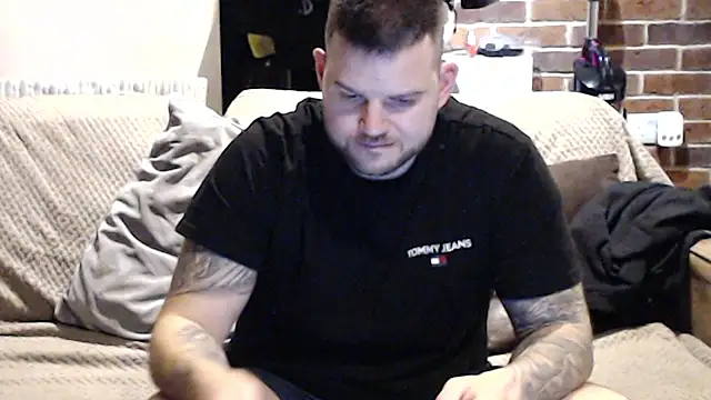 Snapshot of ShadowyIron chatting on February 15, 2026, 9:47 pm ShadowyIron online show from February 15, 2026, 9:47 pm