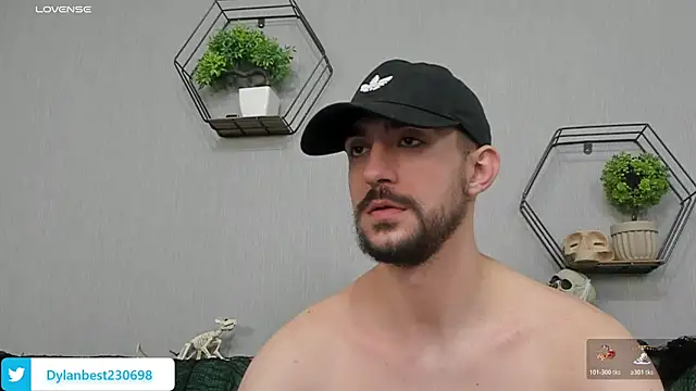 Snapshot of Dylan_Best chatting on October 18, 2025, 3:30 am Dylan Best online show from October 18, 2025, 3:30 am