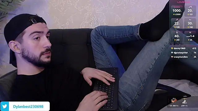 Snapshot of Dylan_Best chatting on February 16, 2025, 3:59 pm Dylan Best online show from February 16, 2025, 3:59 pm