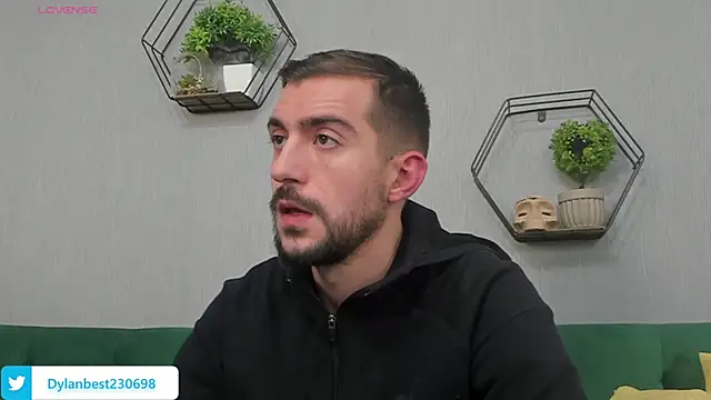 Snapshot of Dylan_Best chatting on October 13, 2025, 1:07 am Dylan Best online show from October 13, 2025, 1:07 am