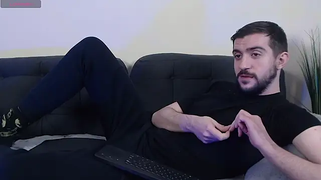 Snapshot of Dylan_Best chatting on February 21, 2025, 6:18 am Dylan Best online show from February 21, 2025, 6:18 am