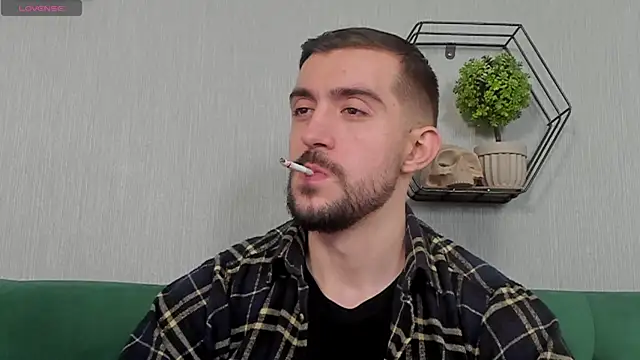 Snapshot of Dylan_Best chatting on October 6, 2025, 8:53 pm Dylan Best online show from October 6, 2025, 8:53 pm