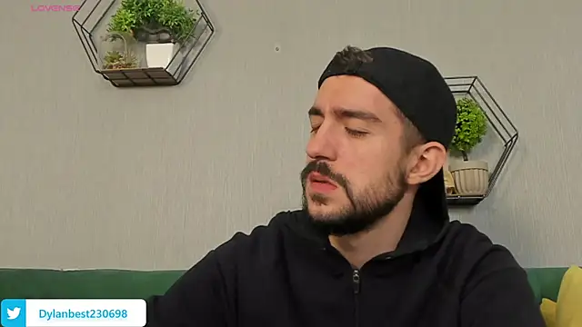 Snapshot of Dylan_Best chatting on September 17, 2025, 10:01 pm Dylan Best online show from September 17, 2025, 10:01 pm