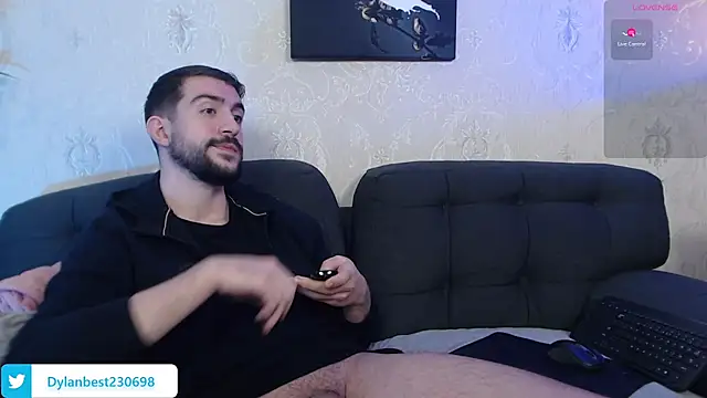 Snapshot of Dylan_Best chatting on February 12, 2025, 12:05 am Dylan Best online show from February 12, 2025, 12:05 am