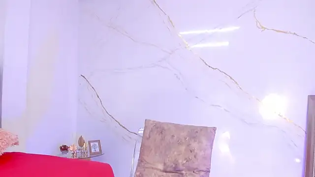 IsiisLovei online show from November 29, 2025, 2:39 pm