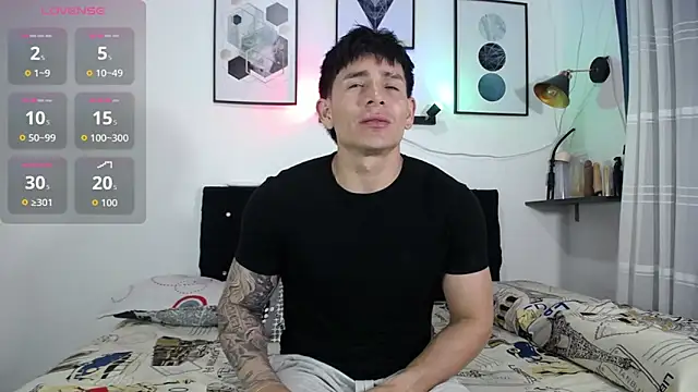 Snapshot of thomas_hot369 chatting on April 9, 2026, 2:35 am thomas hot369 online show from April 9, 2026, 2:35 am