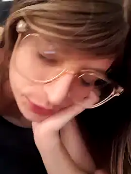 Snapshot of LouGabriel chatting on December 8, 2024, 11:03 am LouGabriel online show from December 8, 2024, 11:03 am