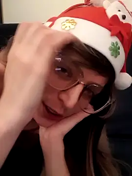 Snapshot of LouGabriel chatting on December 22, 2024, 6:37 pm LouGabriel online show from December 22, 2024, 6:37 pm