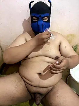 ilovepoochai online show from January 7, 2026, 5:45 am