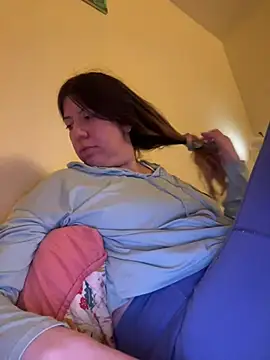 Snapshot of HYPHYtype chatting on March 18, 2025, 3:12 am HYPHYtype online show from March 18, 2025, 3:12 am