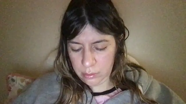 Snapshot of HYPHYtype chatting on February 28, 2025, 3:26 am HYPHYtype online show from February 28, 2025, 3:26 am