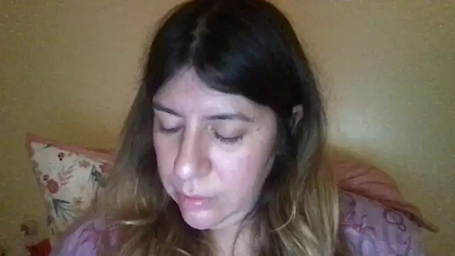 Snapshot of HYPHYtype chatting on March 1, 2025, 2:04 am HYPHYtype online show from March 1, 2025, 2:04 am