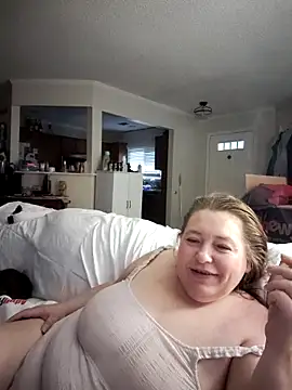 Snapshot of atlwebbie75 chatting on October 22, 2025, 12:04 pm atlwebbie75 online show from October 22, 2025, 12:04 pm