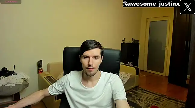 awesomejustin online show from December 3, 2024, 1:38 pm