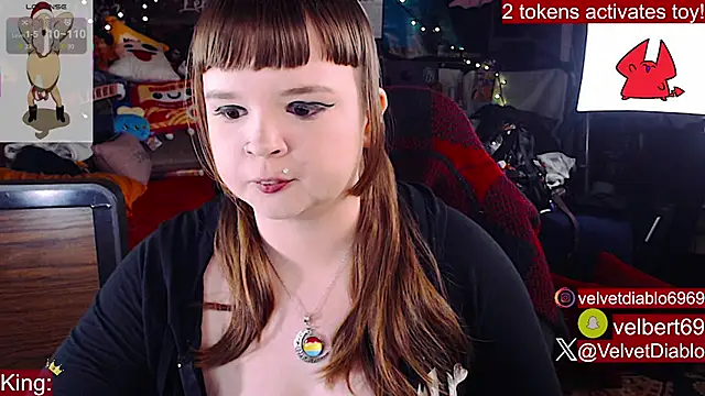 VelvetDiablo online show from December 3, 2025, 1:17 am